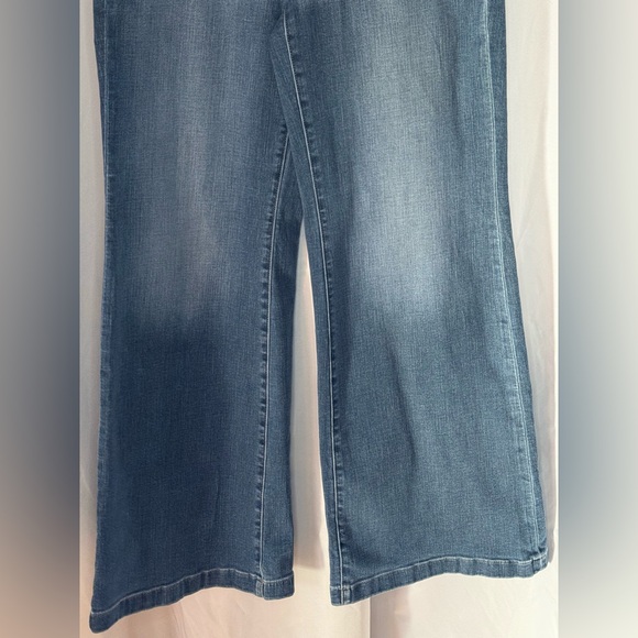 WHBM “Mariner” Wide Leg Jeans – Size 8 | Nautical Chic | Tummy Control Power - Picture 3 of 16